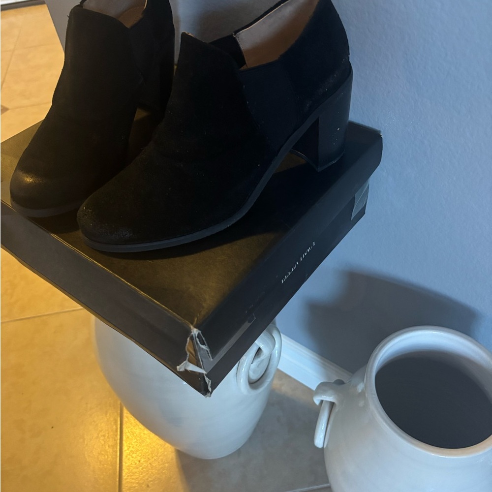 Black Ankle Boots with Textured Fabric and Thick Sole